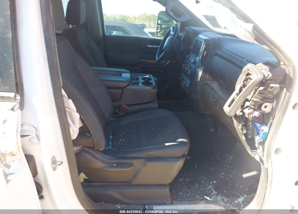2022 CHEVROLET SILVERADO 2500HD 4WD  STANDARD BED LT VIN: 2GC4YNEY5N1209543