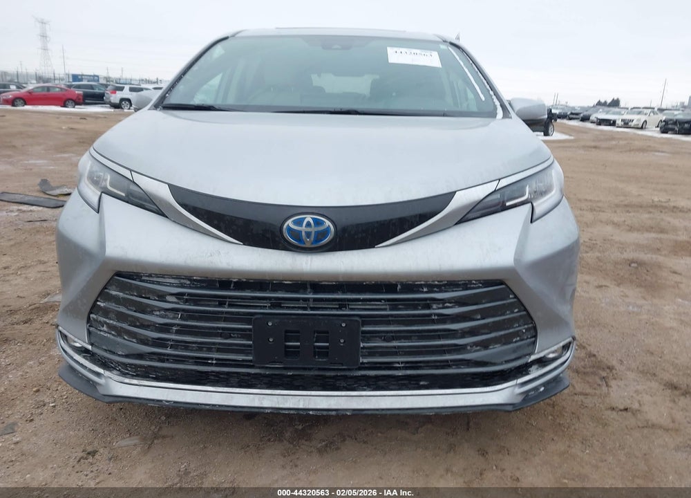 2025 TOYOTA SIENNA LIMITED VIN: 5TDZSKFC5SS220880