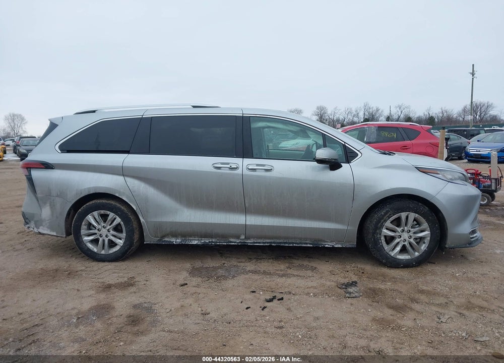 2025 TOYOTA SIENNA LIMITED VIN: 5TDZSKFC5SS220880
