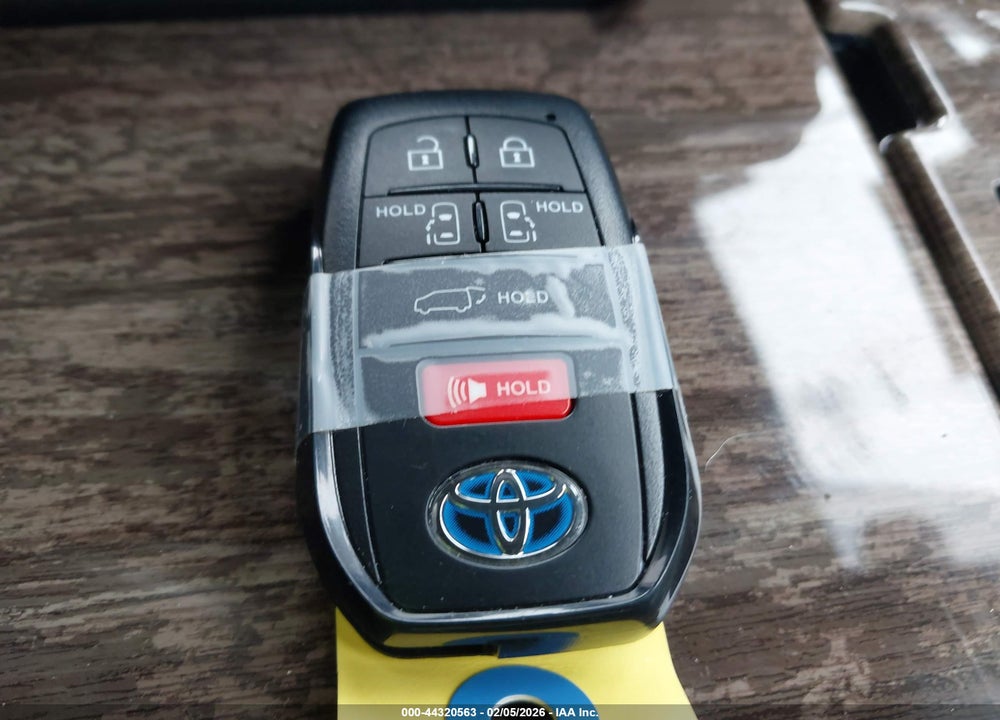 2025 TOYOTA SIENNA LIMITED VIN: 5TDZSKFC5SS220880