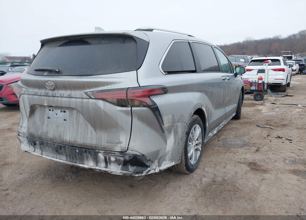 2025 TOYOTA SIENNA LIMITED VIN: 5TDZSKFC5SS220880
