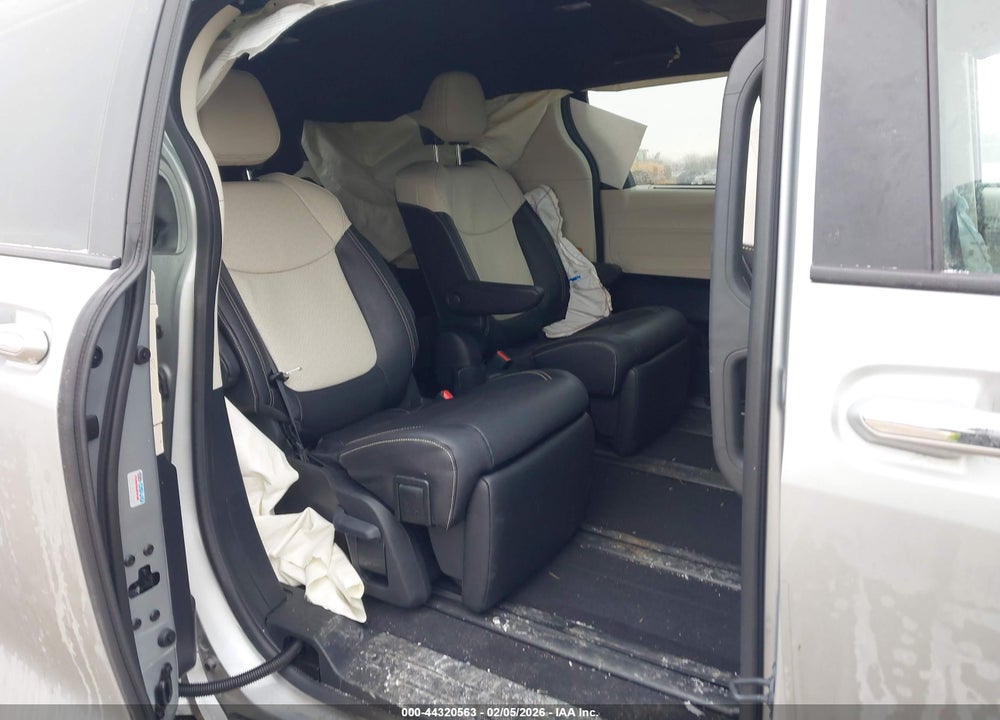 2025 TOYOTA SIENNA LIMITED VIN: 5TDZSKFC5SS220880