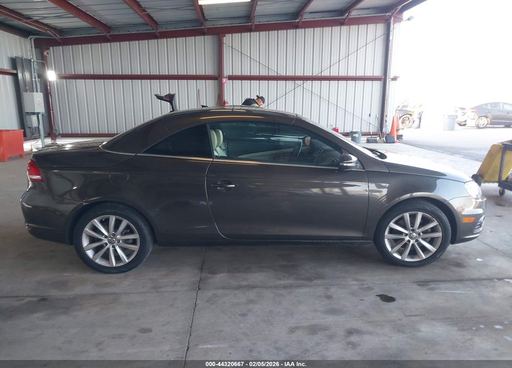 2015 VOLKSWAGEN EOS KOMFORT EDITION VIN: WVWBW8AH4FV004185