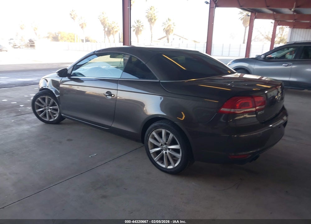 2015 VOLKSWAGEN EOS KOMFORT EDITION VIN: WVWBW8AH4FV004185