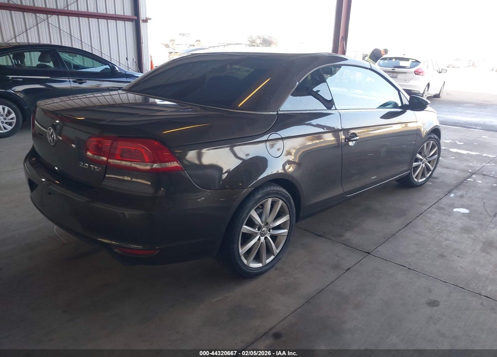 2015 VOLKSWAGEN EOS KOMFORT EDITION VIN: WVWBW8AH4FV004185