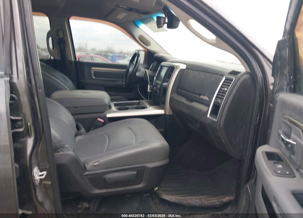 2017 RAM 1500 VIN: 3C6RR7LT5HG574944