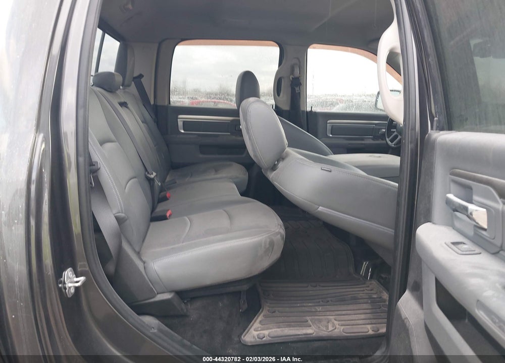 2017 RAM 1500 VIN: 3C6RR7LT5HG574944