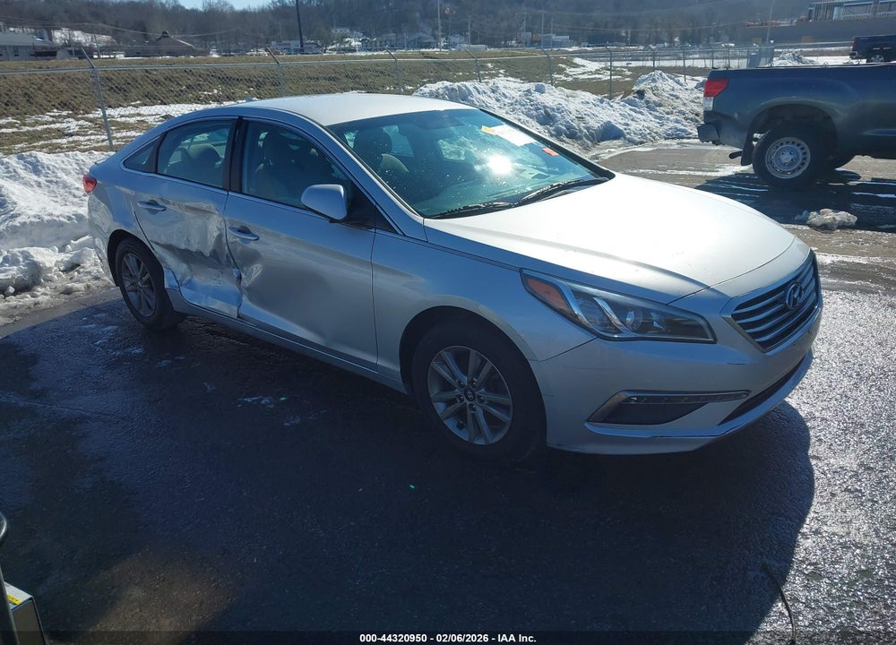 2015 HYUNDAI SONATA SE VIN: 5NPE24AF9FH006076