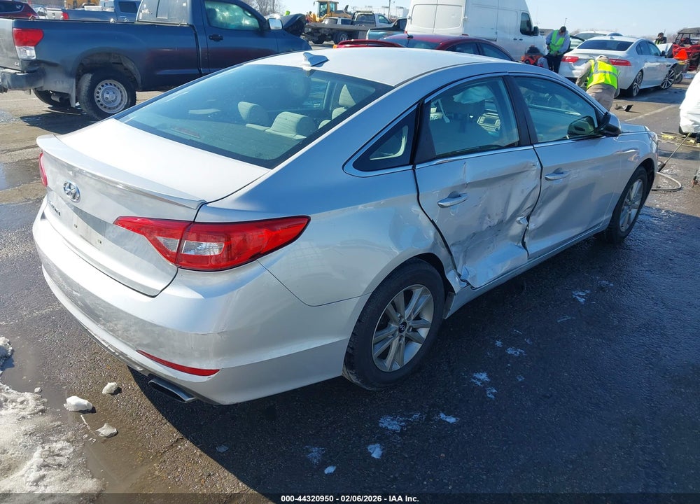 2015 HYUNDAI SONATA SE VIN: 5NPE24AF9FH006076