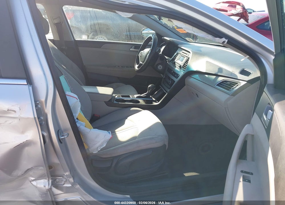 2015 HYUNDAI SONATA SE VIN: 5NPE24AF9FH006076