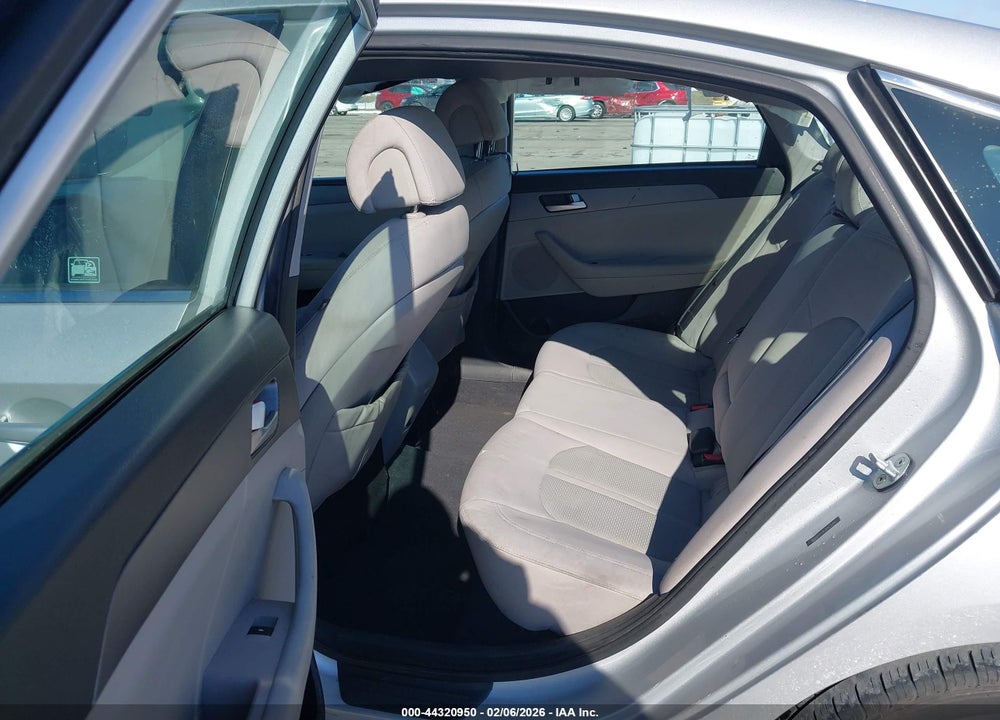 2015 HYUNDAI SONATA SE VIN: 5NPE24AF9FH006076