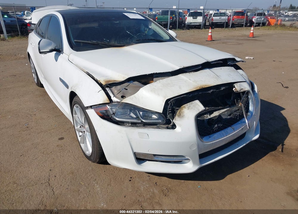 2016 JAGUAR XJ R - SPORT VIN: SAJWJ1CD0G8V92072