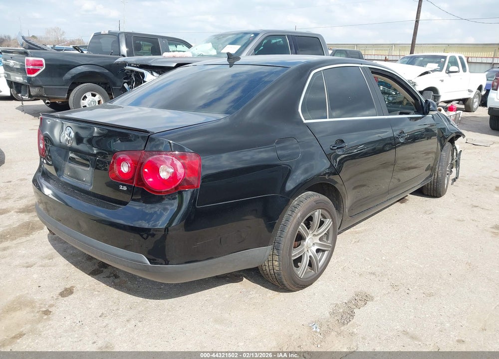 2010 VOLKSWAGEN JETTA SE VIN: 3VWRX7AJ4AM015163