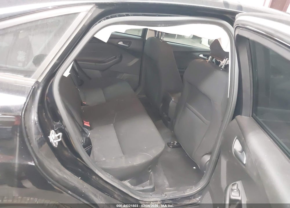 2018 FORD FOCUS SE VIN: 1FADP3F26JL211605