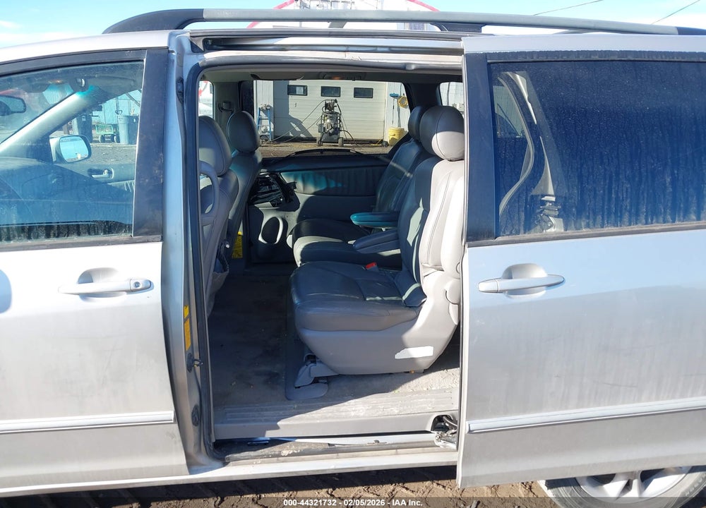 2004 TOYOTA SIENNA XLE LIMITED VIN: 5TDZA22C04S142715