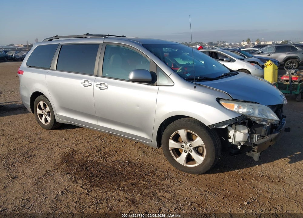 2011 TOYOTA SIENNA LE V6 VIN: 5TDKK3DC2BS132914