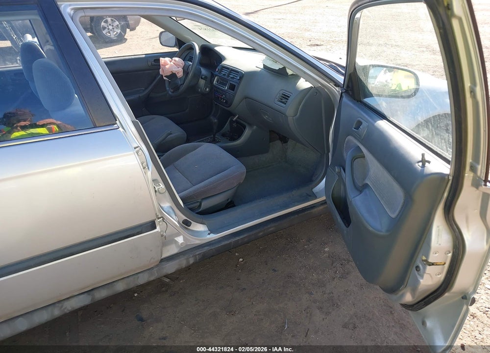 1998 HONDA CIVIC DX VIN: 2HGEJ6623WH605909