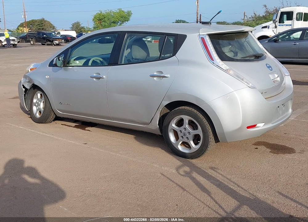 2011 NISSAN LEAF SL VIN: JN1AZ0CP6BT001077