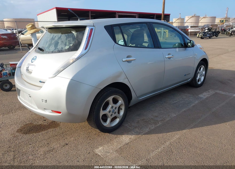 2011 NISSAN LEAF SL VIN: JN1AZ0CP6BT001077