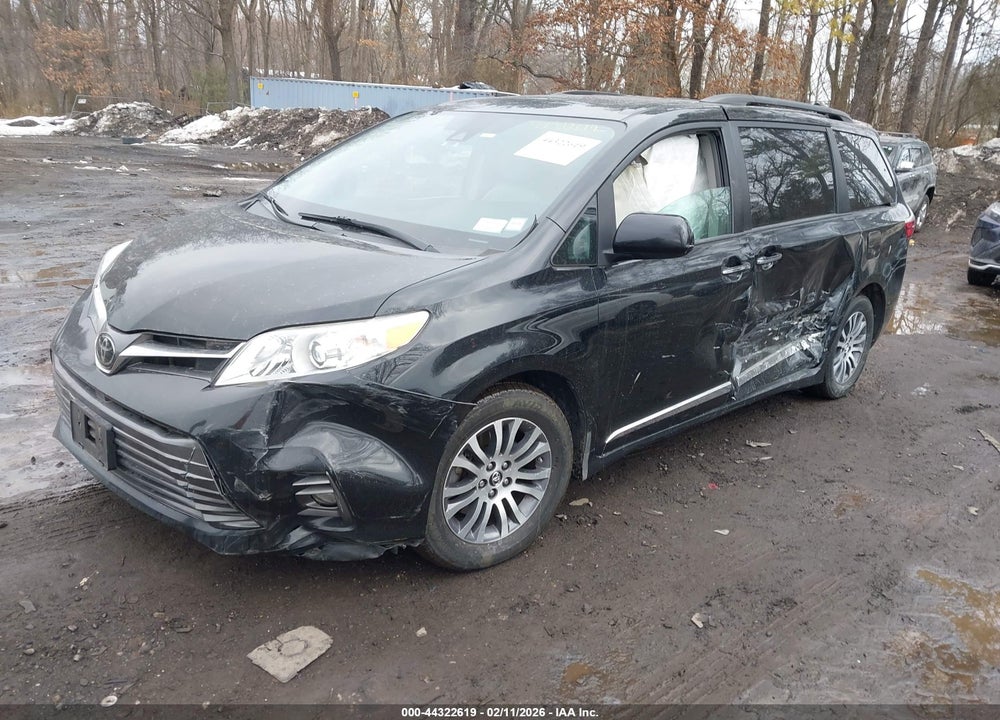 2018 TOYOTA SIENNA XLE 8 PASSENGER VIN: 5TDYZ3DC2JS931273