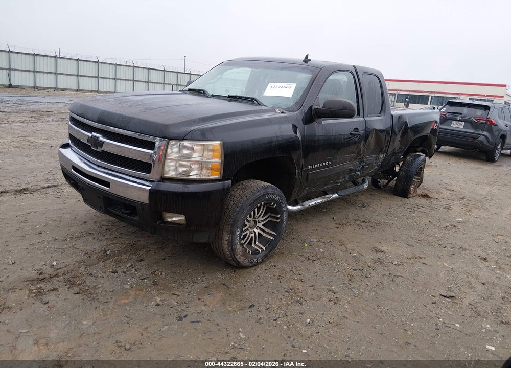 2011 CHEVROLET SILVERADO 1500 LT VIN: 1GCRKSE30BZ104339