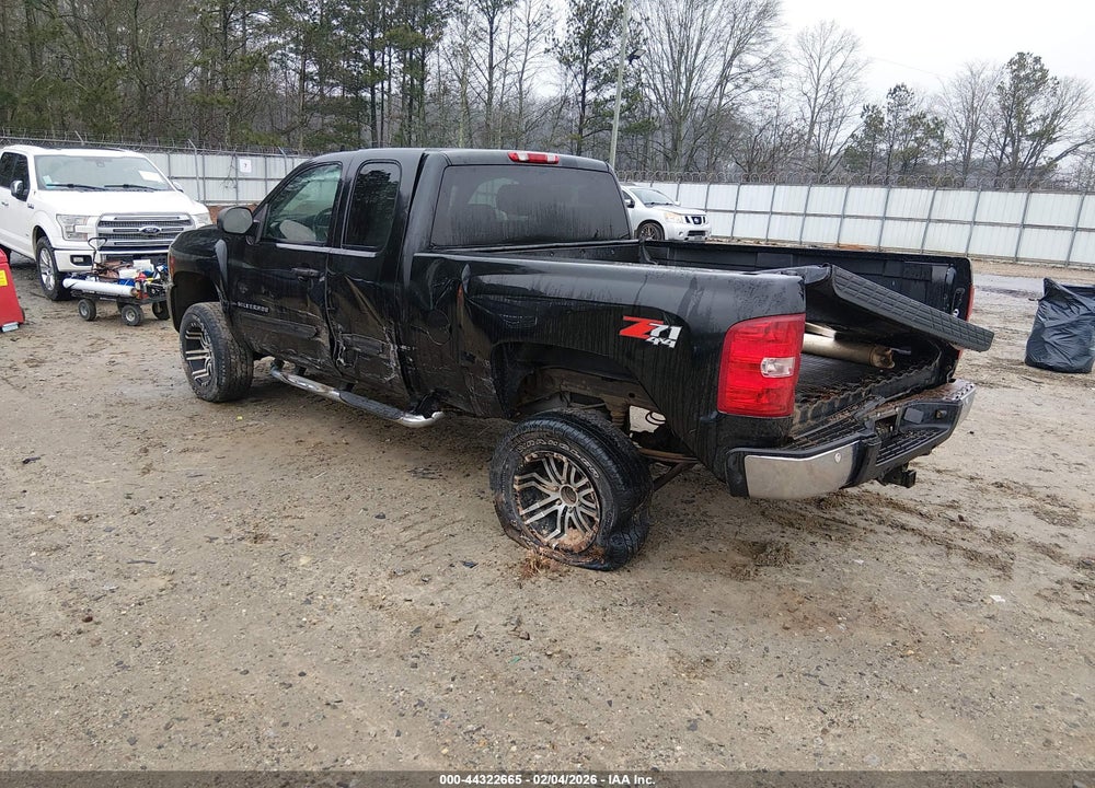 2011 CHEVROLET SILVERADO 1500 LT VIN: 1GCRKSE30BZ104339