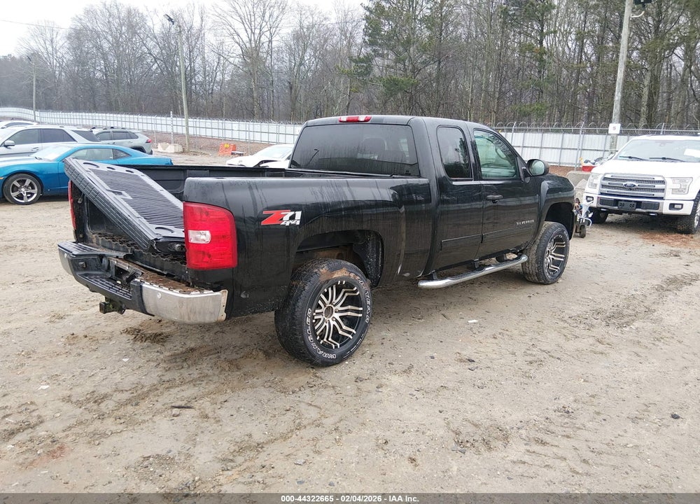 2011 CHEVROLET SILVERADO 1500 LT VIN: 1GCRKSE30BZ104339