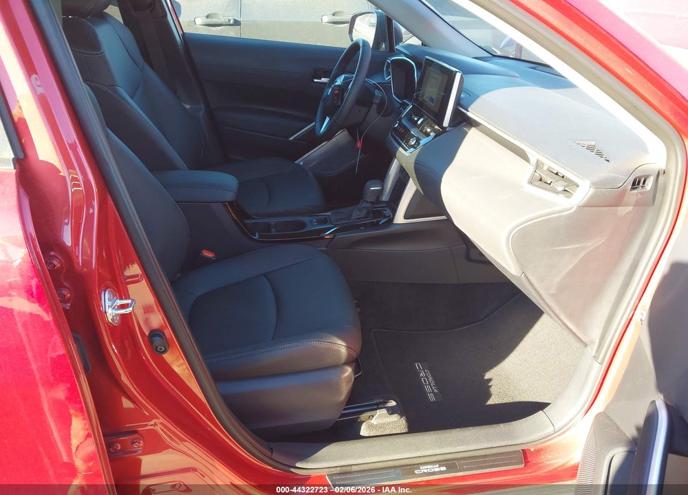 2025 TOYOTA COROLLA CROSS XLE VIN: 7MUEAAAG1SV148801