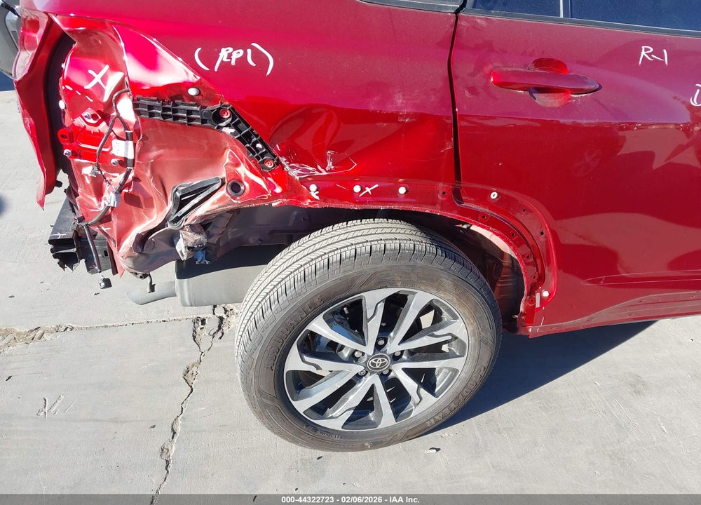 2025 TOYOTA COROLLA CROSS XLE VIN: 7MUEAAAG1SV148801