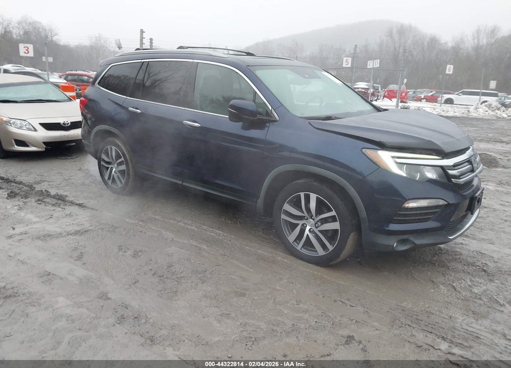 2017 HONDA PILOT TOURING VIN: 5FNYF6H9XHB081352
