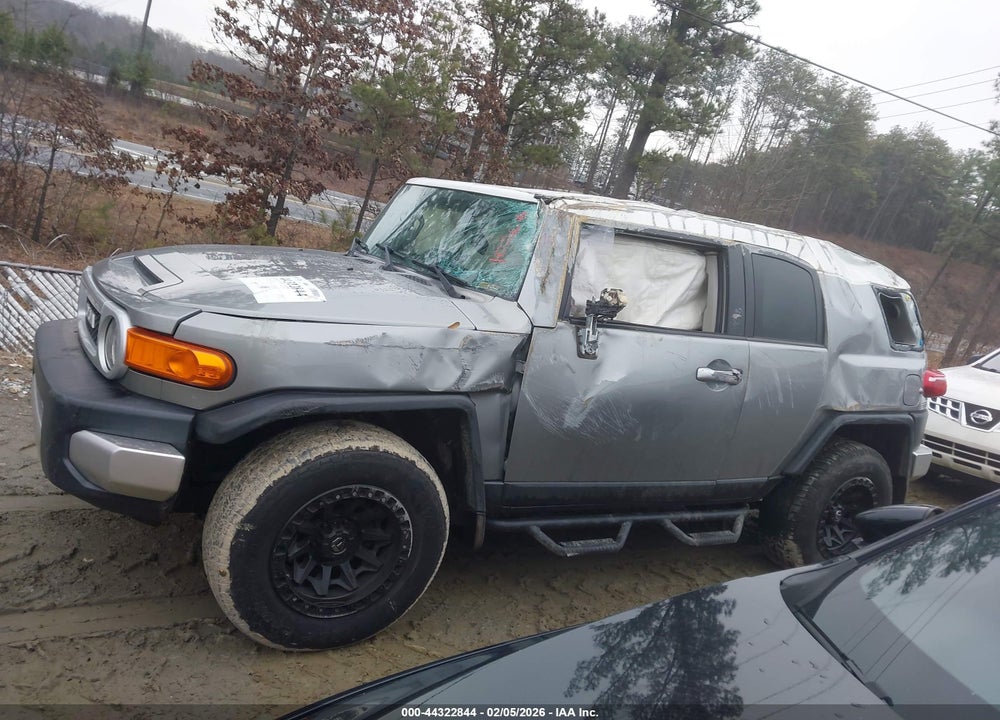 2010 TOYOTA FJ CRUISER VIN: JTEZU4BF5AK010206