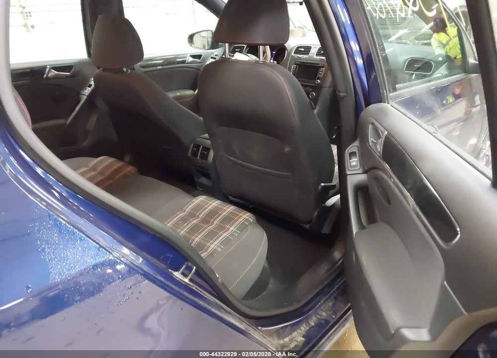 2013 VOLKSWAGEN GTI VIN: WVWGD7AJ2DW039498