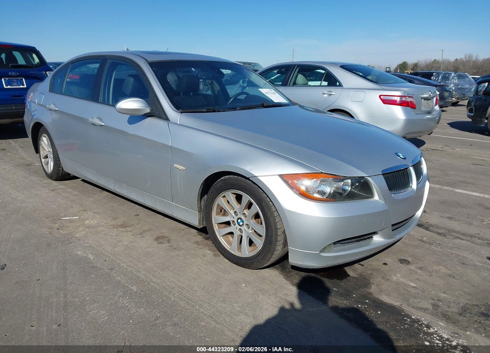 2007 BMW 328I VIN: WBAVA37507NE26211