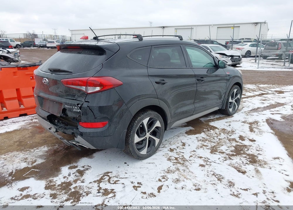 2017 HYUNDAI TUCSON SPORT VIN: KM8J3CA24HU587042