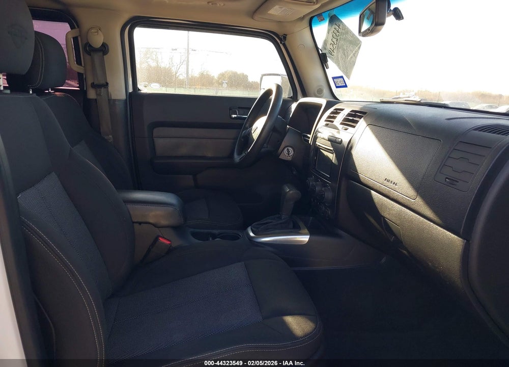 2009 HUMMER H3T ALPHA VIN: 5GNEN13L698140068