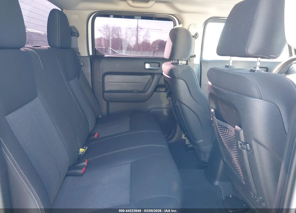 2009 HUMMER H3T ALPHA VIN: 5GNEN13L698140068