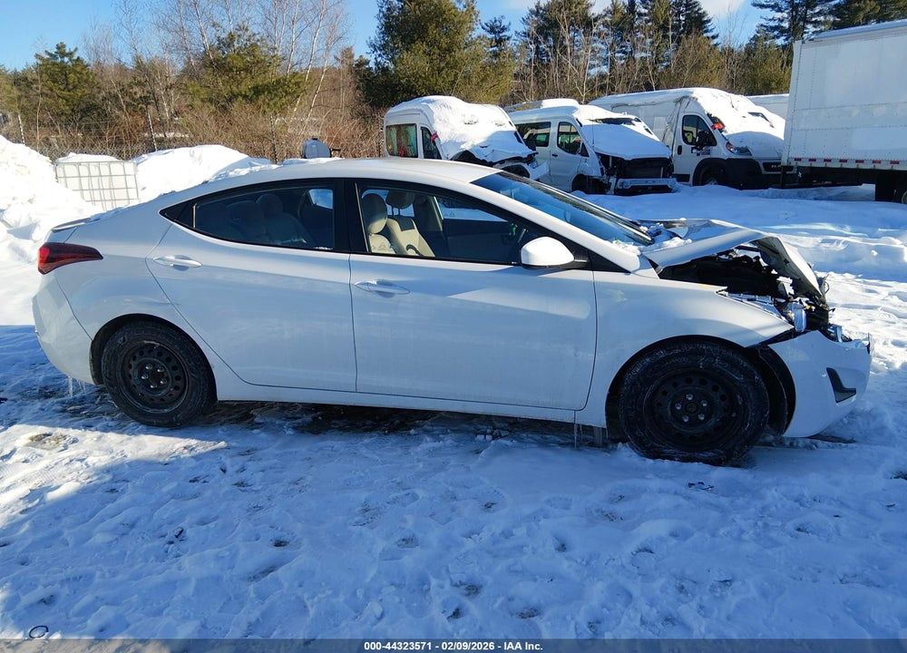 2016 HYUNDAI ELANTRA SE VIN: 5NPDH4AE2GH792659