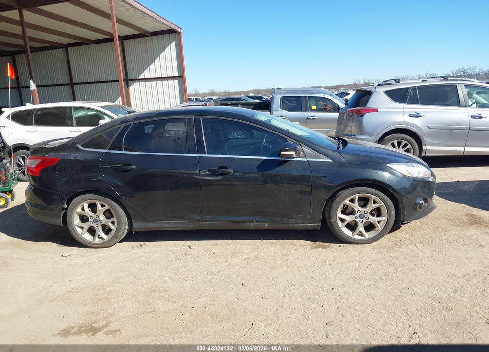 2014 FORD FOCUS TITANIUM VIN: 1FADP3J25EL236220
