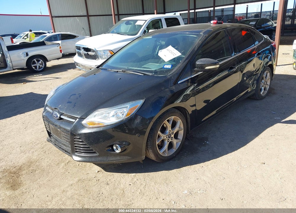 2014 FORD FOCUS TITANIUM VIN: 1FADP3J25EL236220