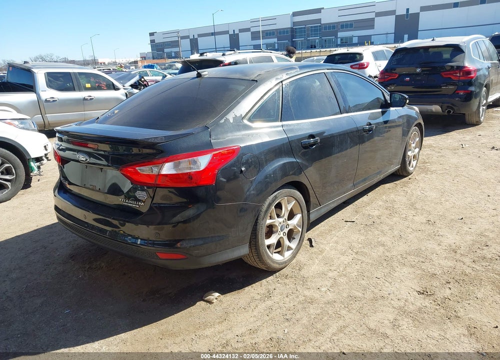 2014 FORD FOCUS TITANIUM VIN: 1FADP3J25EL236220