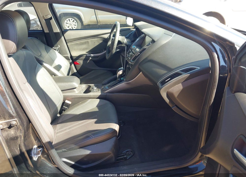 2014 FORD FOCUS TITANIUM VIN: 1FADP3J25EL236220