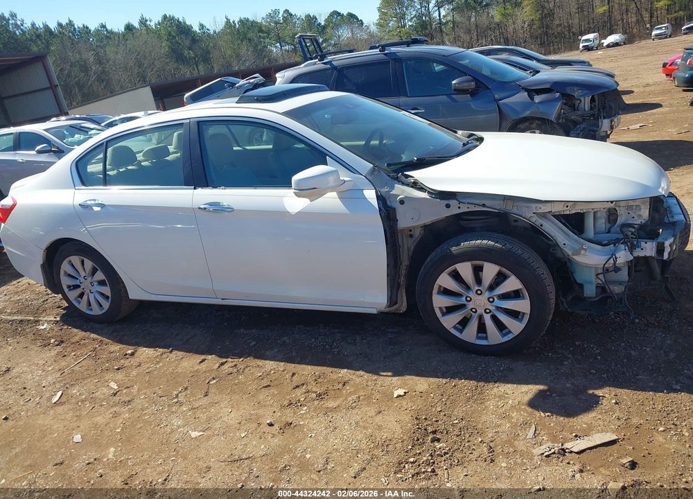 2015 HONDA ACCORD EX-L VIN: 1HGCR2F82FA002624