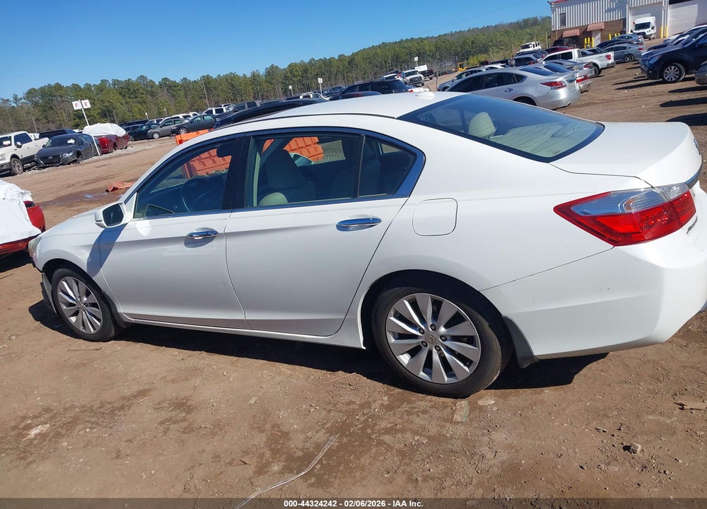 2015 HONDA ACCORD EX-L VIN: 1HGCR2F82FA002624