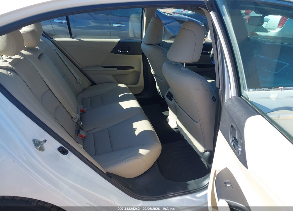2015 HONDA ACCORD EX-L VIN: 1HGCR2F82FA002624