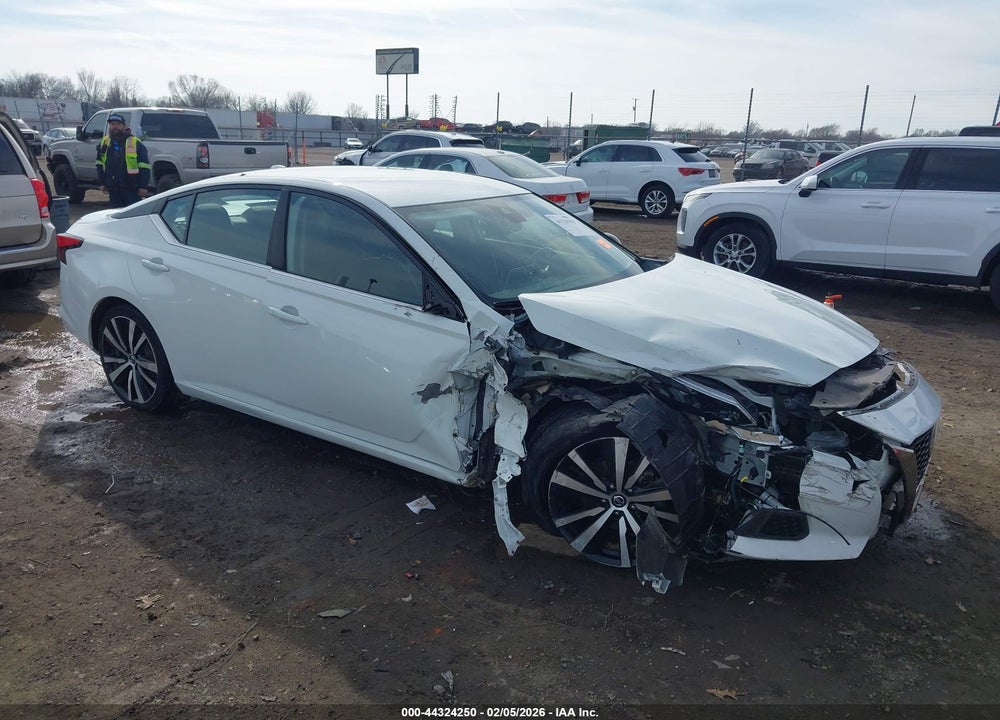 2022 NISSAN ALTIMA SR FWD VIN: 1N4BL4CV1NN400387