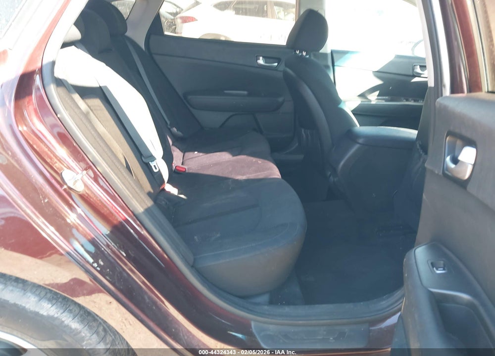 2018 KIA OPTIMA LX VIN: 5XXGT4L39JG216321