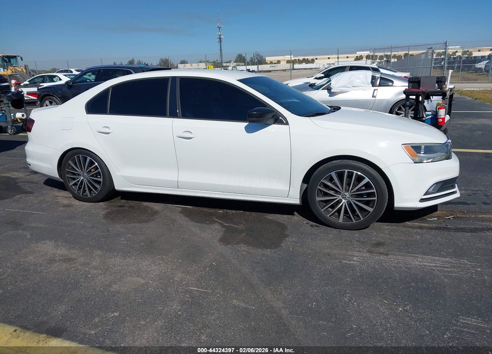 2016 VOLKSWAGEN JETTA 1.8T SPORT VIN: 3VWD17AJ5GM349870