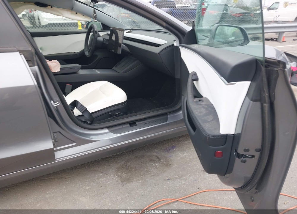 2025 TESLA MODEL 3 LONG RANGE REAR-WHEEL DRIVE/STANDARD REAR-WHEEL DRIVE VIN: 5YJ3E1EA8SF028798