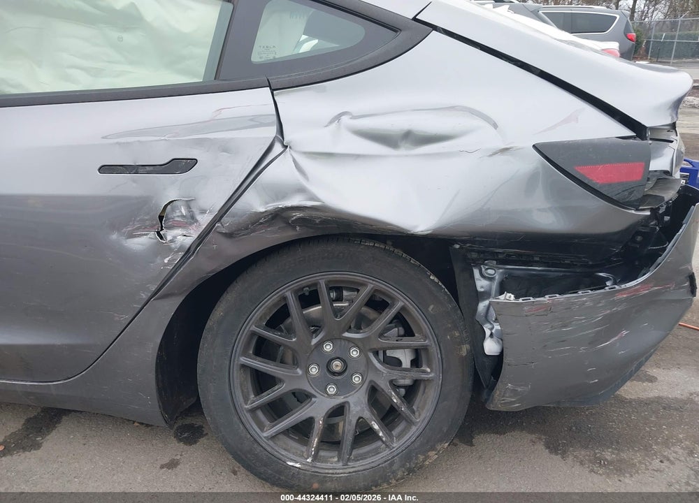 2025 TESLA MODEL 3 LONG RANGE REAR-WHEEL DRIVE/STANDARD REAR-WHEEL DRIVE VIN: 5YJ3E1EA8SF028798