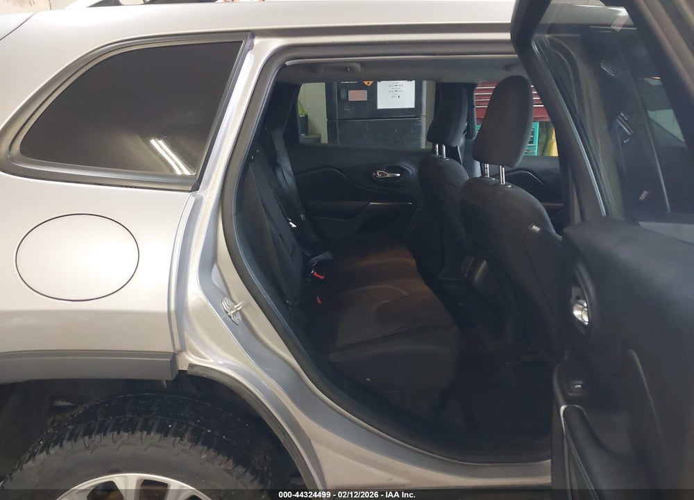 2020 JEEP CHEROKEE LATITUDE FWD VIN: 1C4PJLCB0LD653323